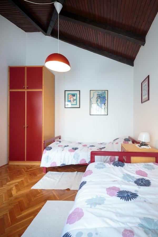 Apartment C52